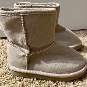 Toddler slip in boots